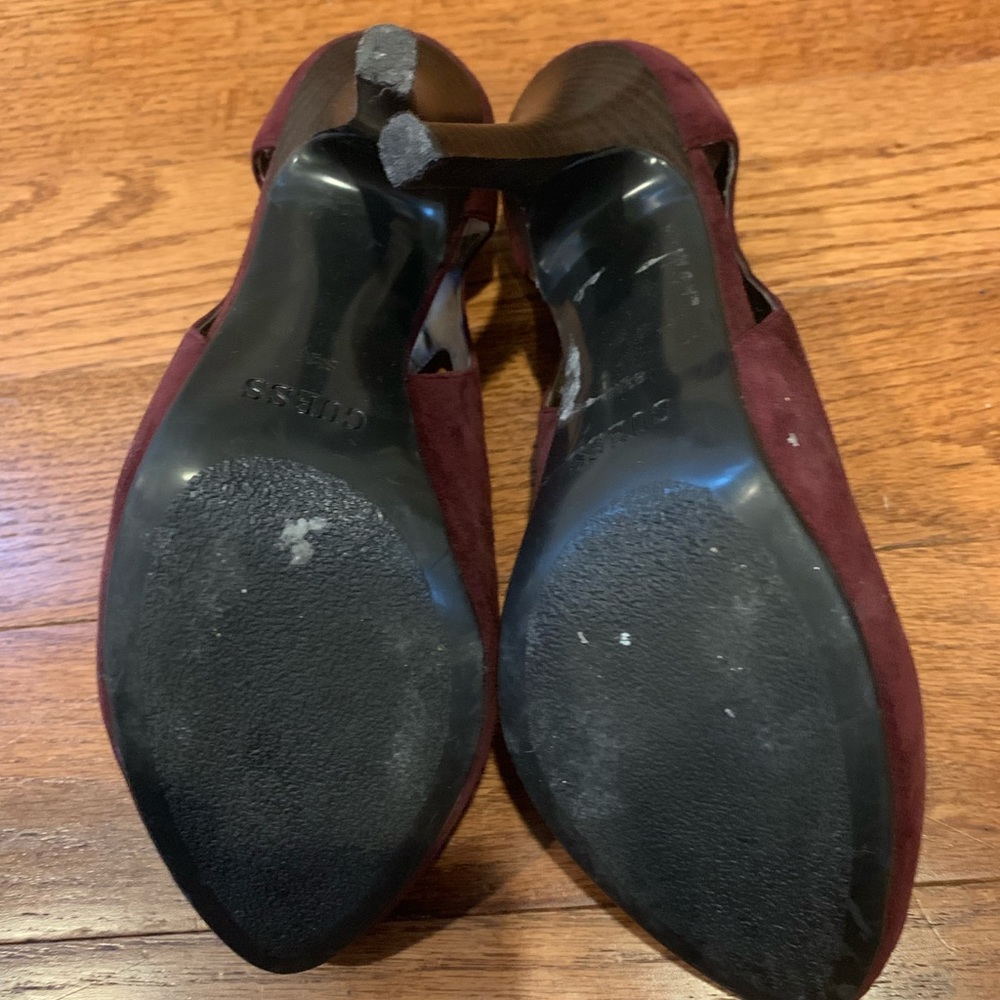 Heels - Picture 2 of 2
